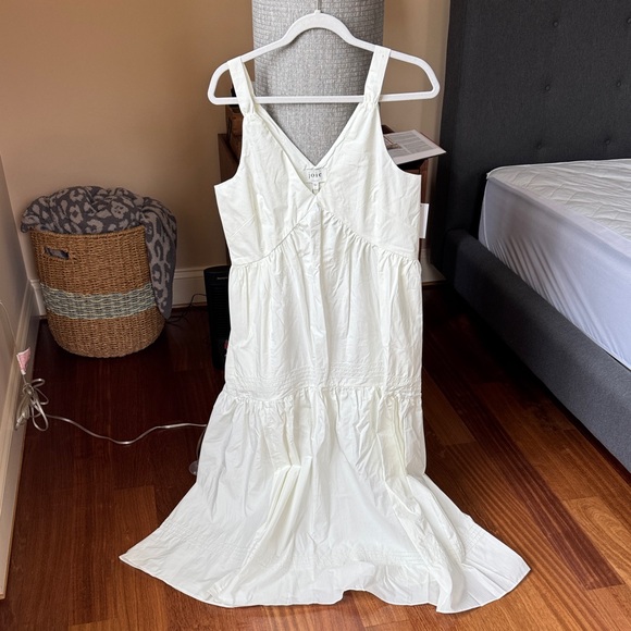 Joie Dresses & Skirts - Joie Cream V-Neck Dress